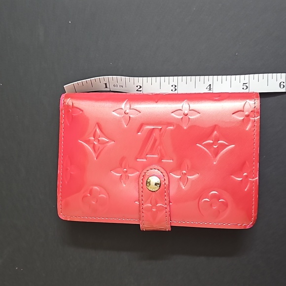 Authentic Louis Vuitton Kisslock Wallet in Pink Vernis 💗 - Picture 16 of 16